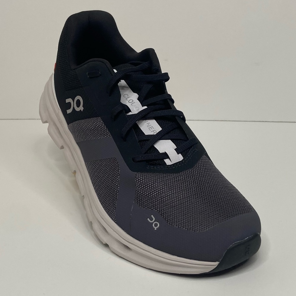 Men’s size 9.5 On Running Cloudrunner Stability Running Shoe